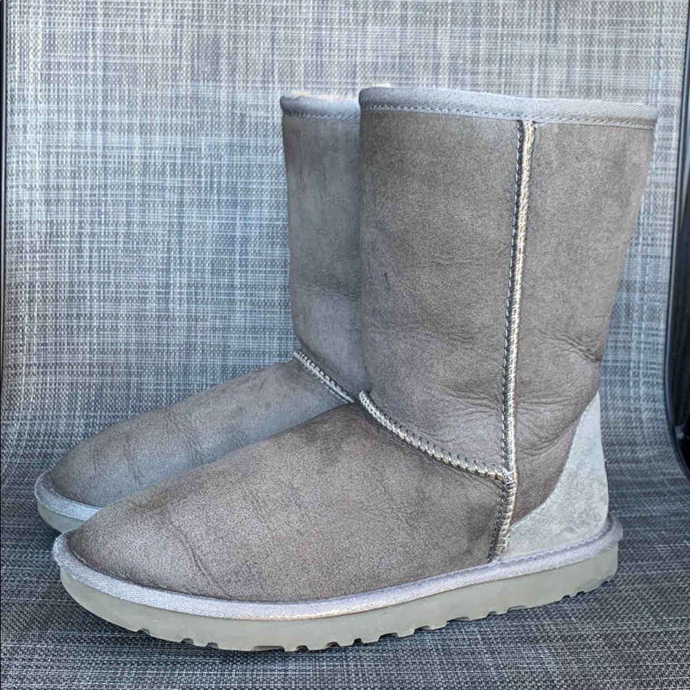 UGG Classic Short II Gray Winter Boots Women’s size 6 - Picture 2 of 11